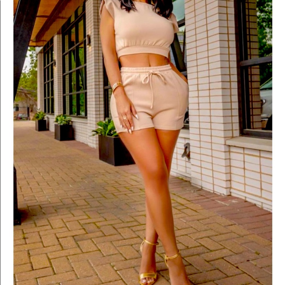 2 piece crop short set